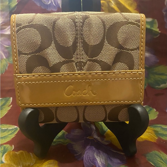 NEW - COACH Soho Pleated Signature French Purse Wallet F42816 RARE - Picture 1 of 11